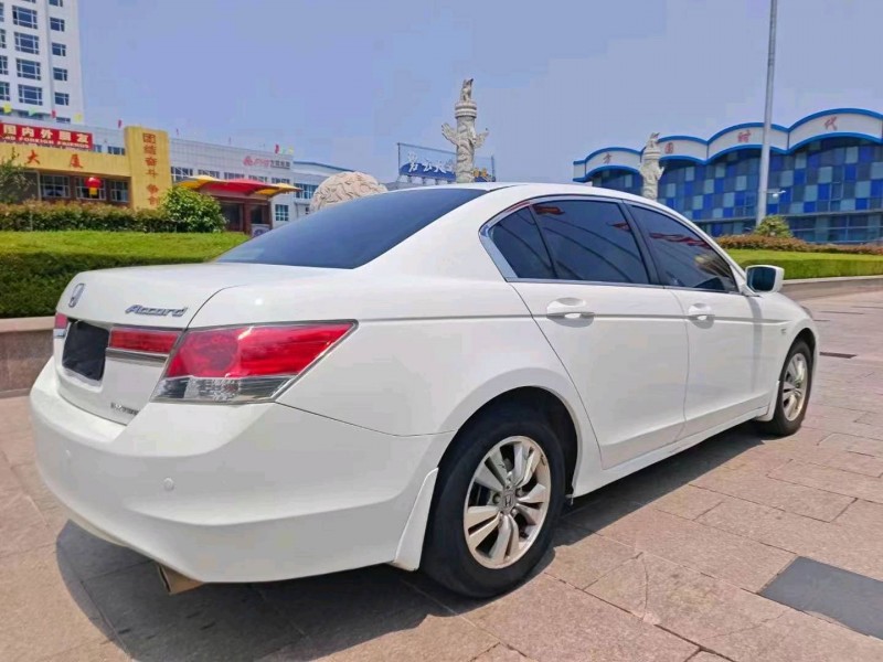 烟台12年本田雅阁8