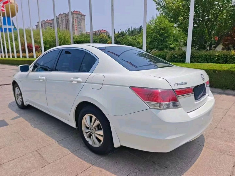 烟台12年本田雅阁9