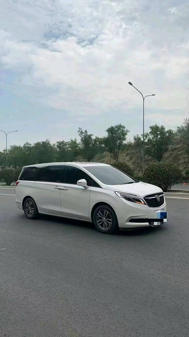 东营18年别克GL82