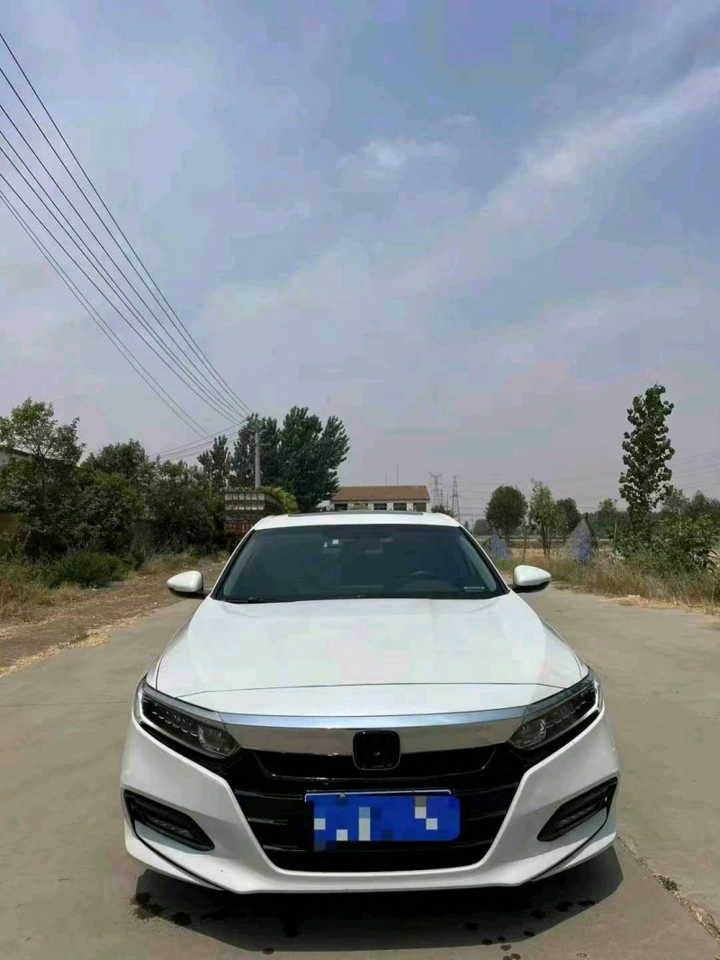 菏泽19年本田雅阁1