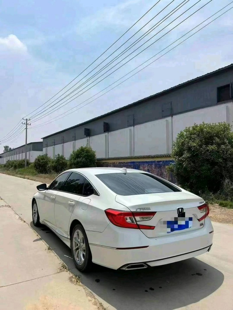 菏泽19年本田雅阁8