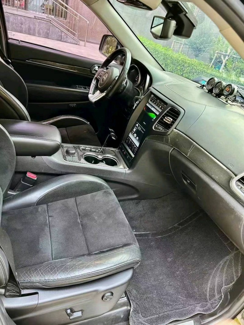 烟台12年Jeep大切诺基9