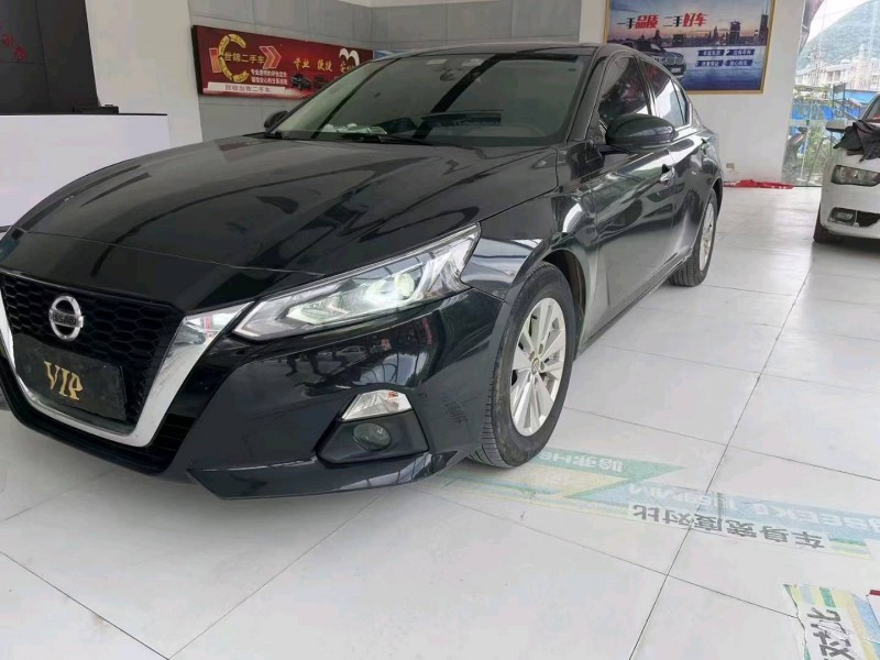 畢節20年日產天籟3