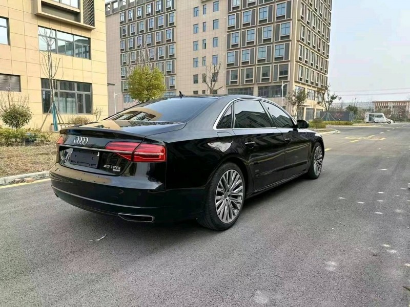 徐州18年奥迪A8L8