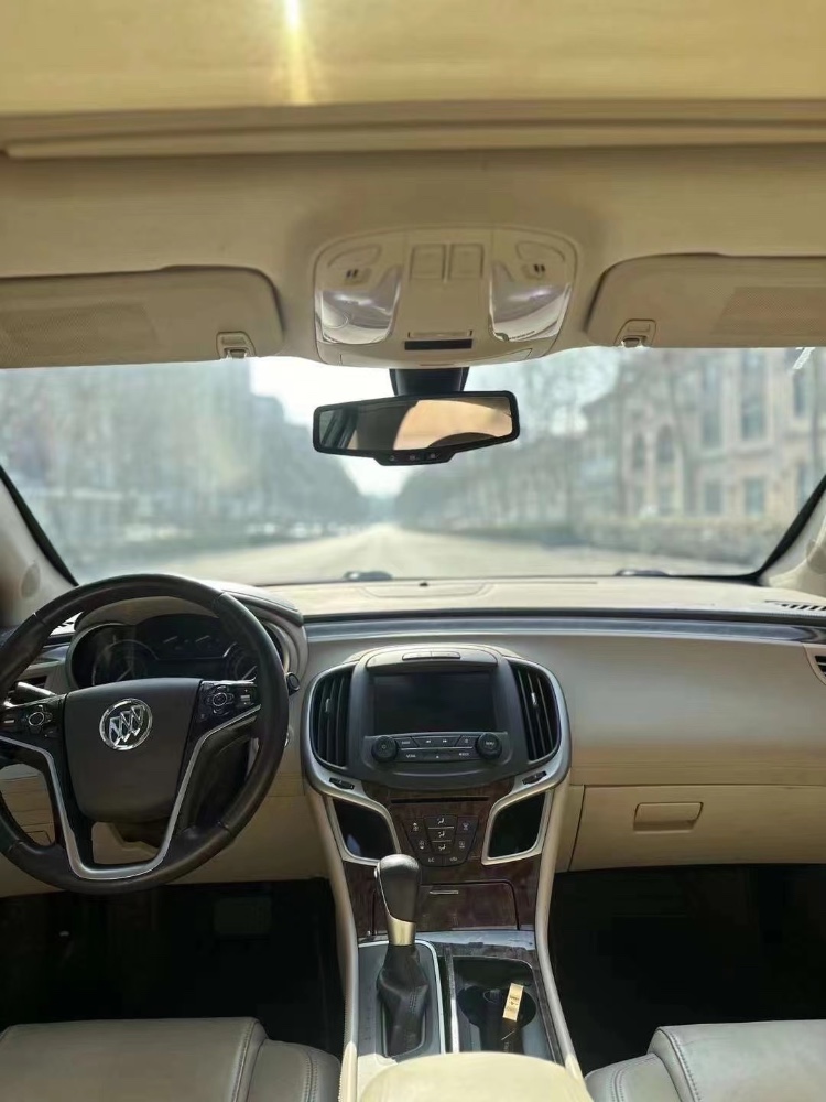 重庆15年别克君越3