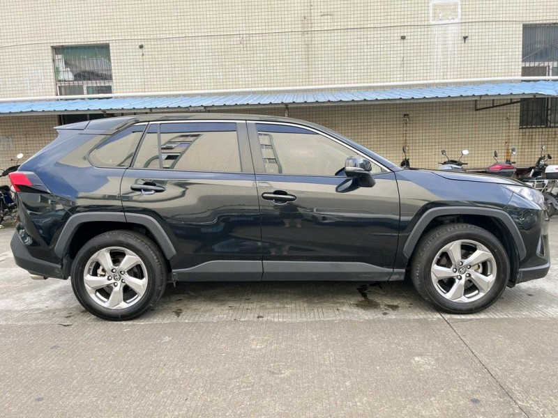 中山23年丰田RAV4荣放2