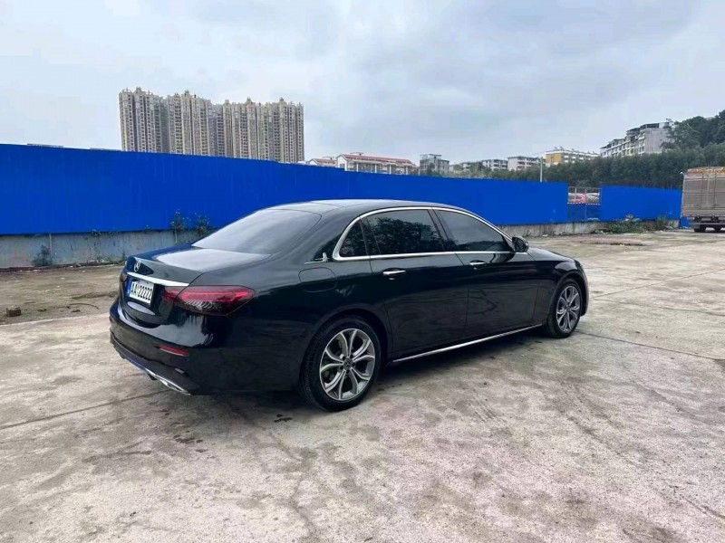 广州21年奔驰E8