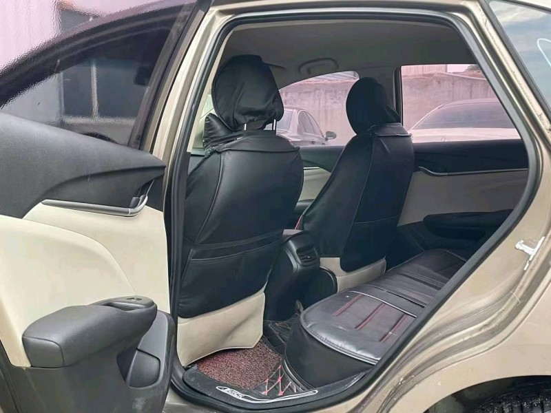 济宁16年别克英朗5