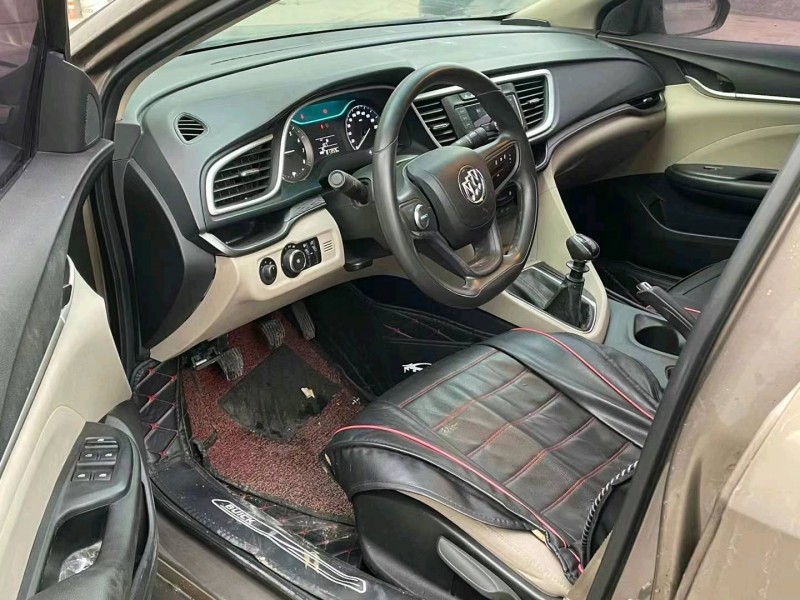 济宁16年别克英朗6