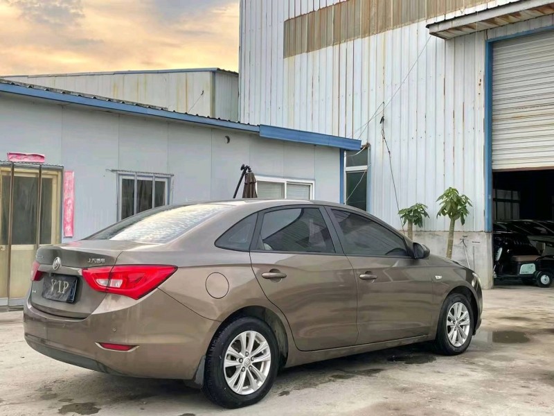 济宁16年别克英朗8