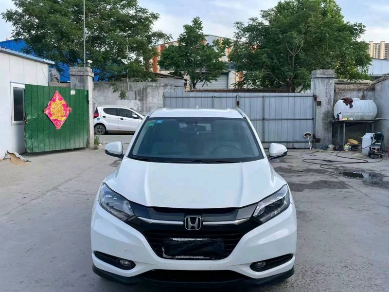 济宁18年本田缤智1