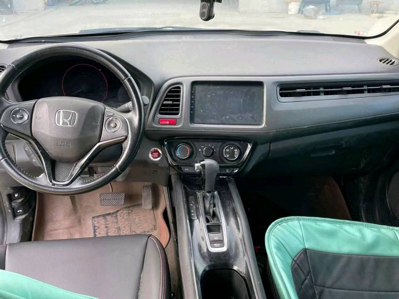 济宁18年本田缤智4