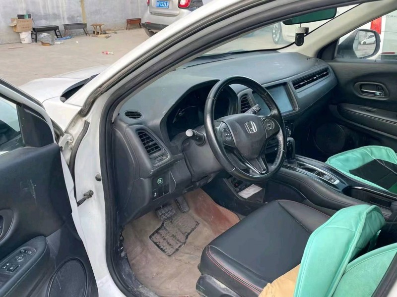 济宁18年本田缤智6