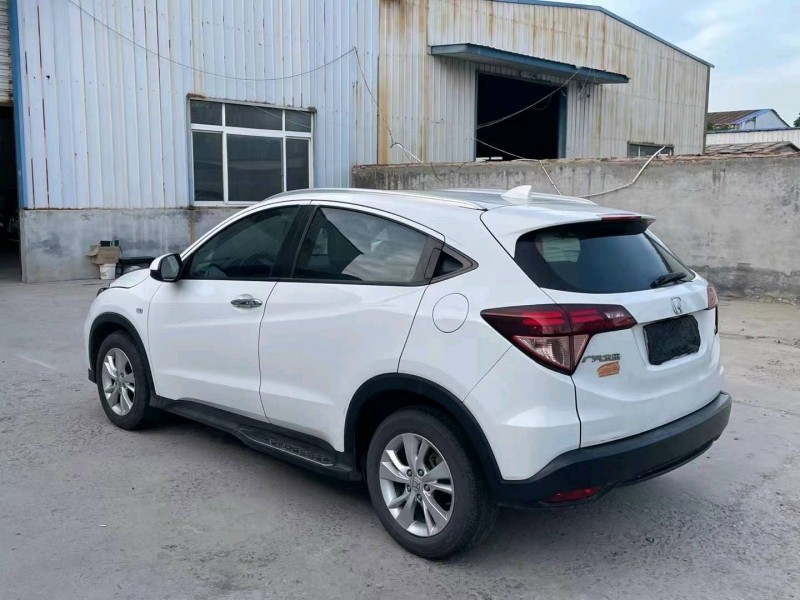 济宁18年本田缤智7