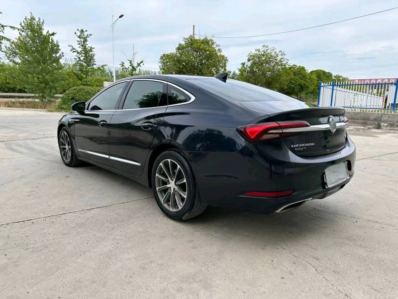 徐州21年别克君越8