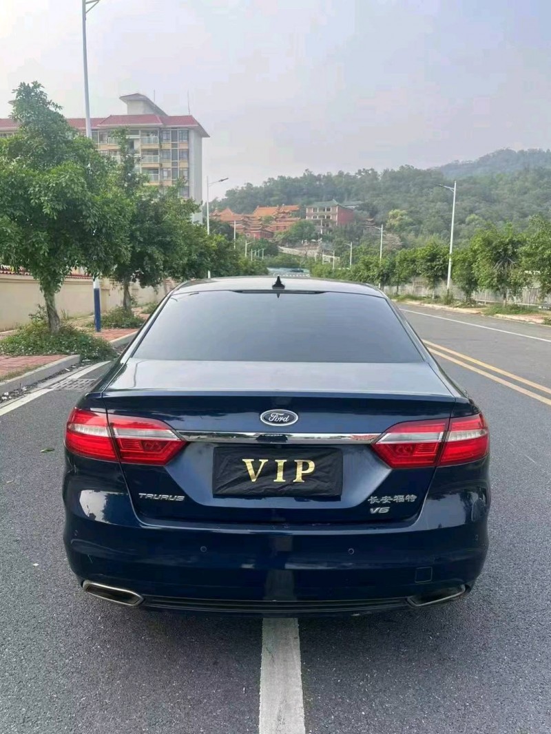 广州17年福特金牛座9