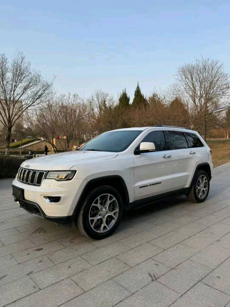 邢台22年Jeep大切诺基2