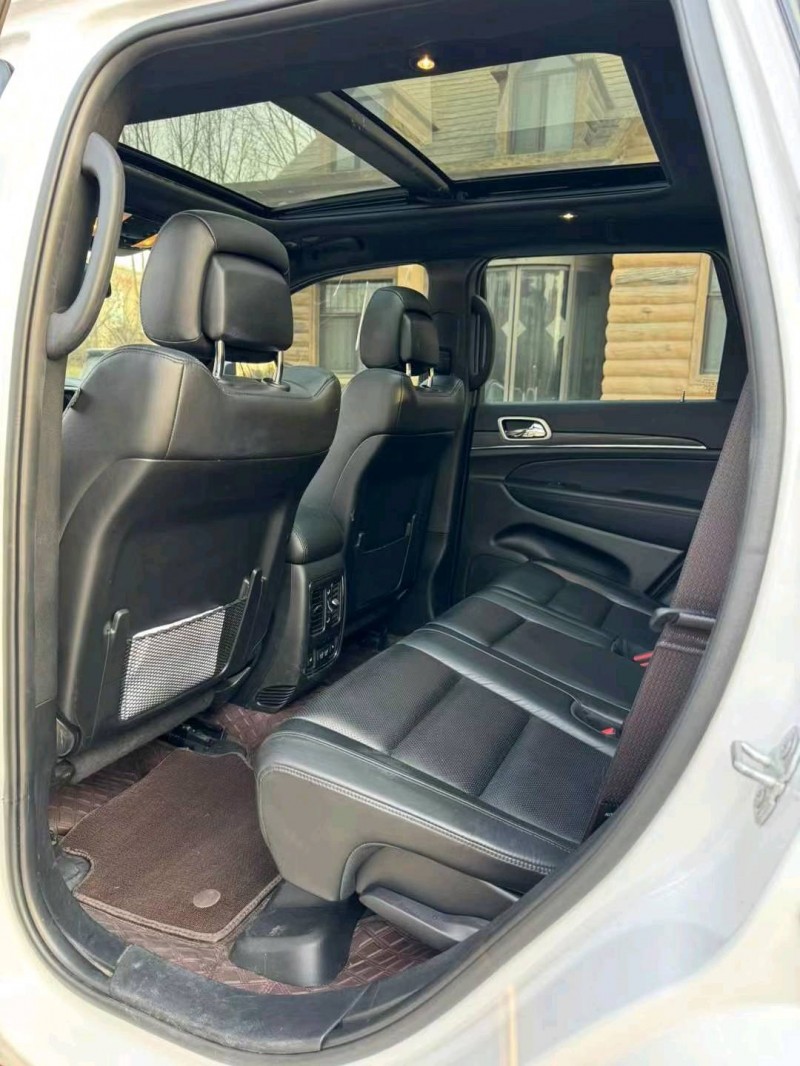 邢台22年Jeep大切诺基7