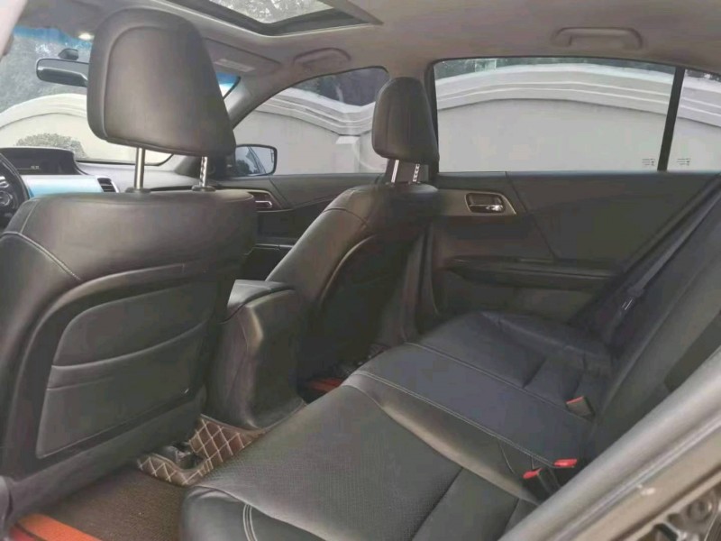 保定15年本田雅阁6