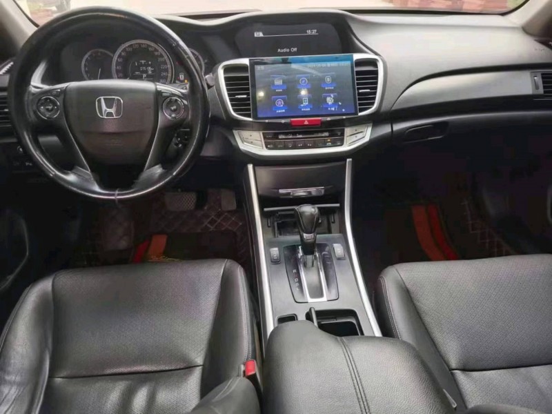 保定15年本田雅阁8