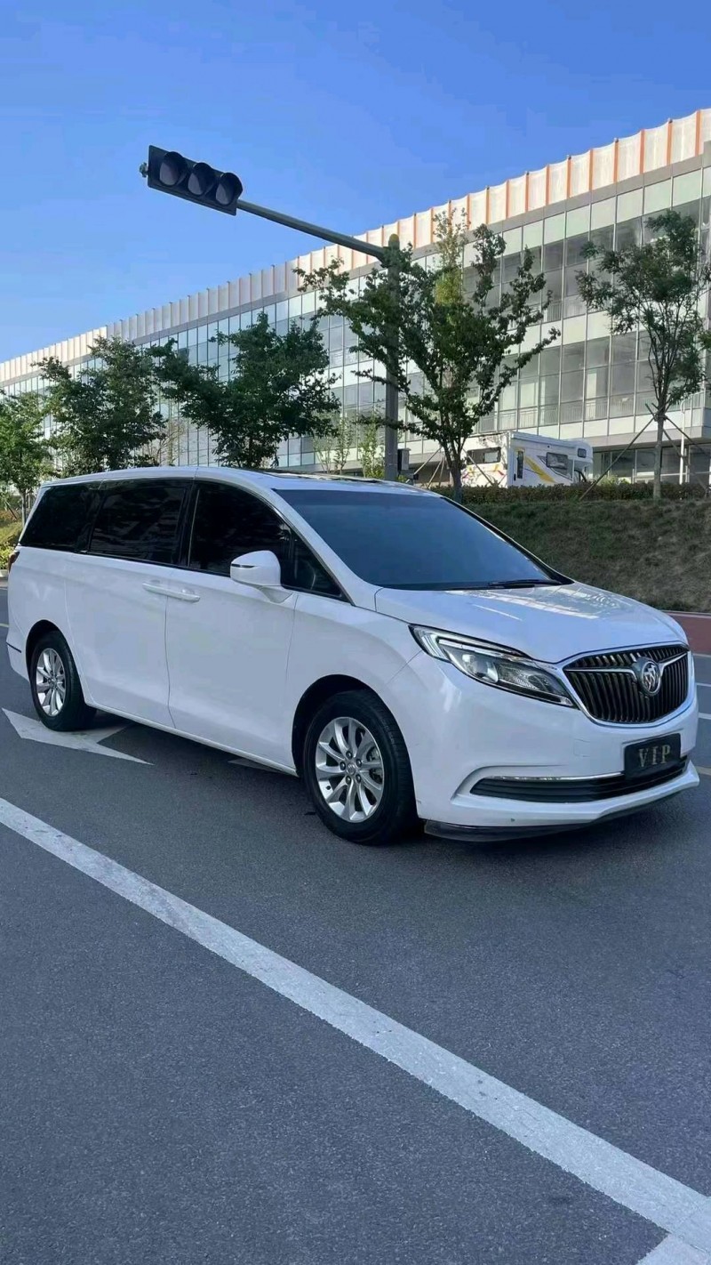 东营17年别克GL82