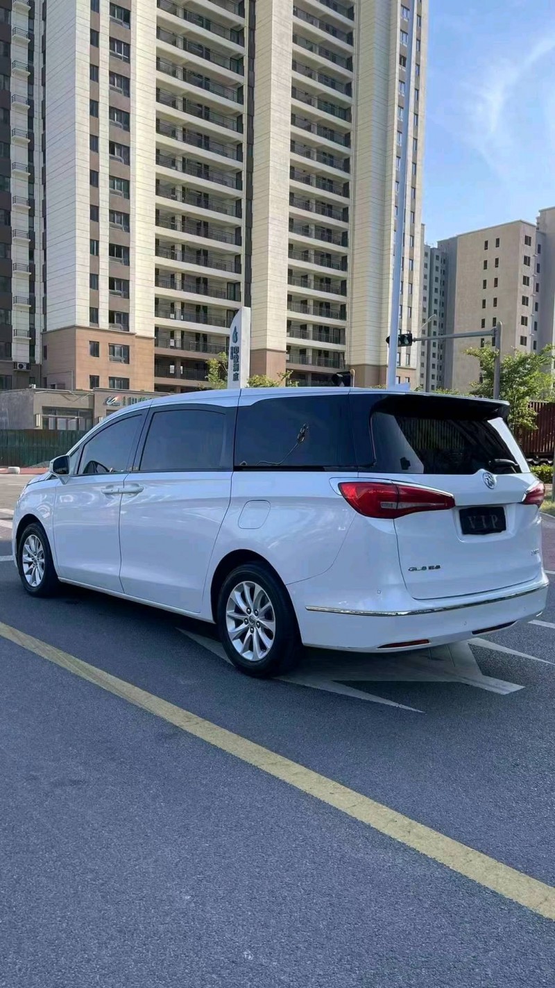 东营17年别克GL84
