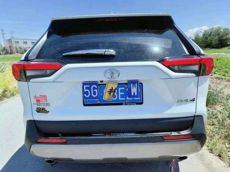 保定23年丰田RAV4荣放2