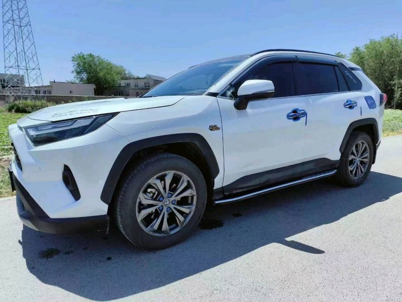保定23年丰田RAV4荣放4