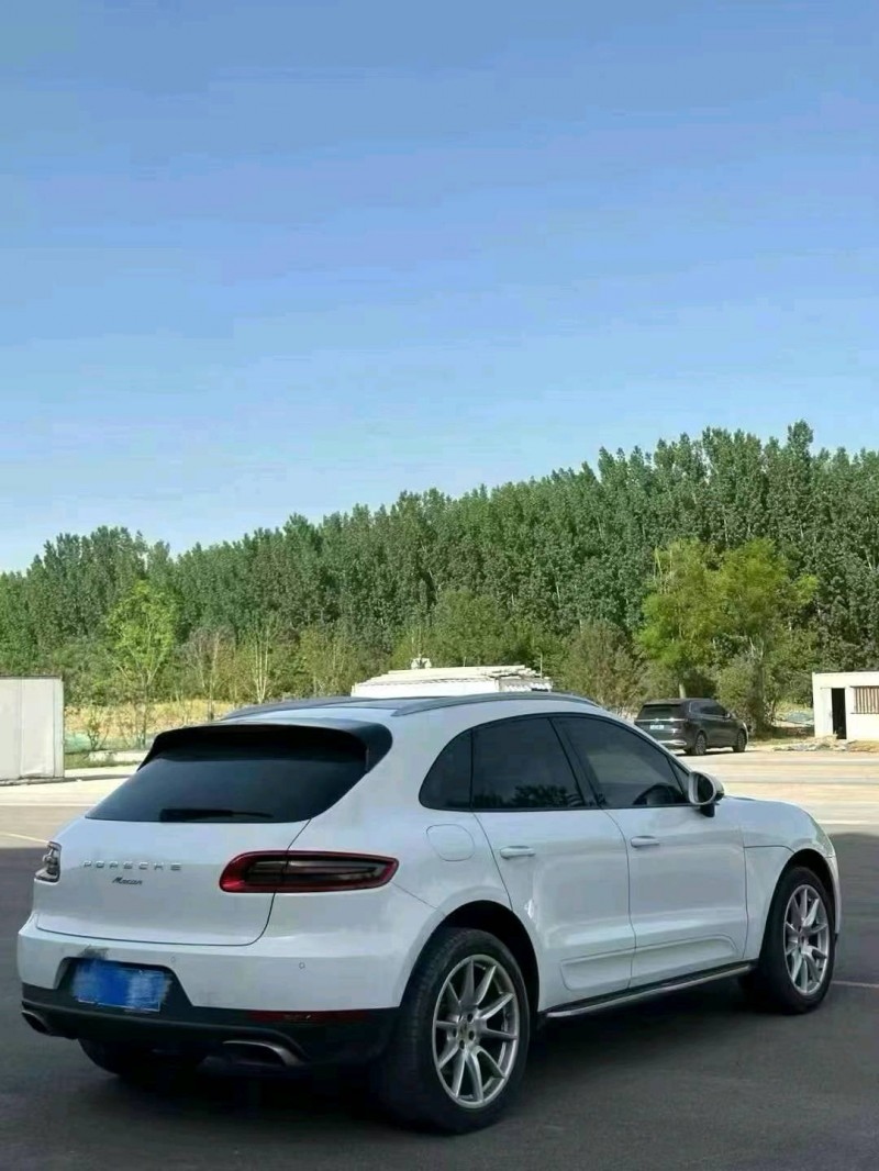 东营16年保时捷Macan4
