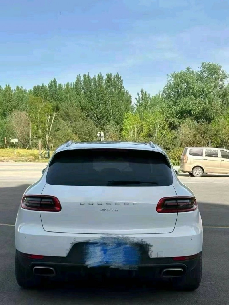 东营16年保时捷Macan7