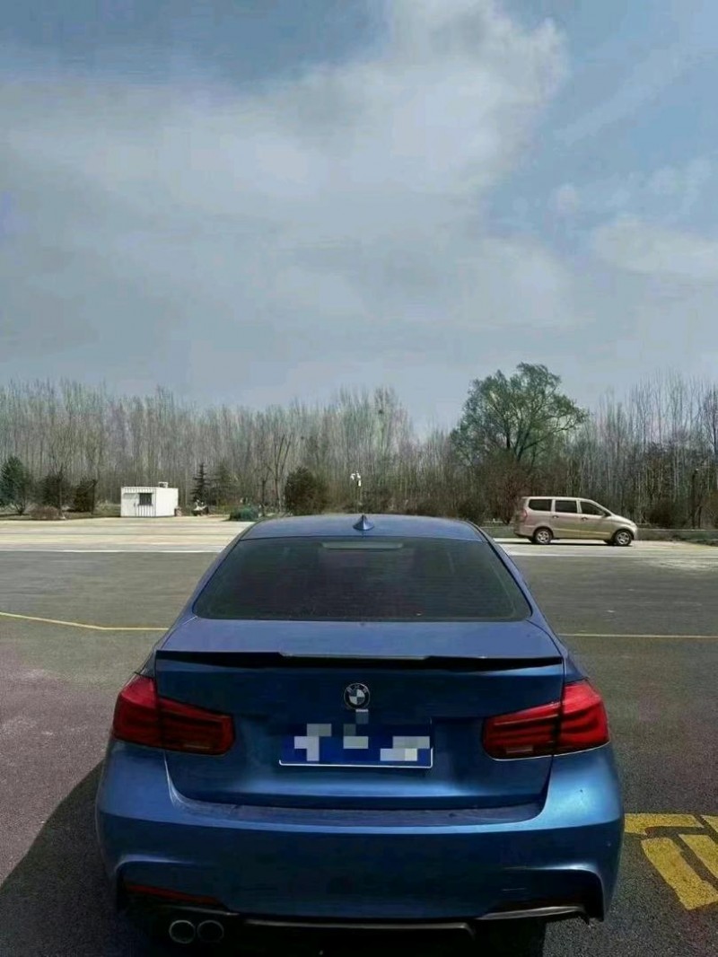 东营17年宝马3系9
