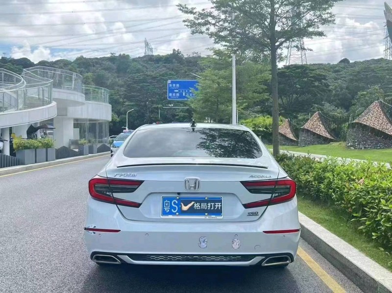 汕头23年本田雅阁4