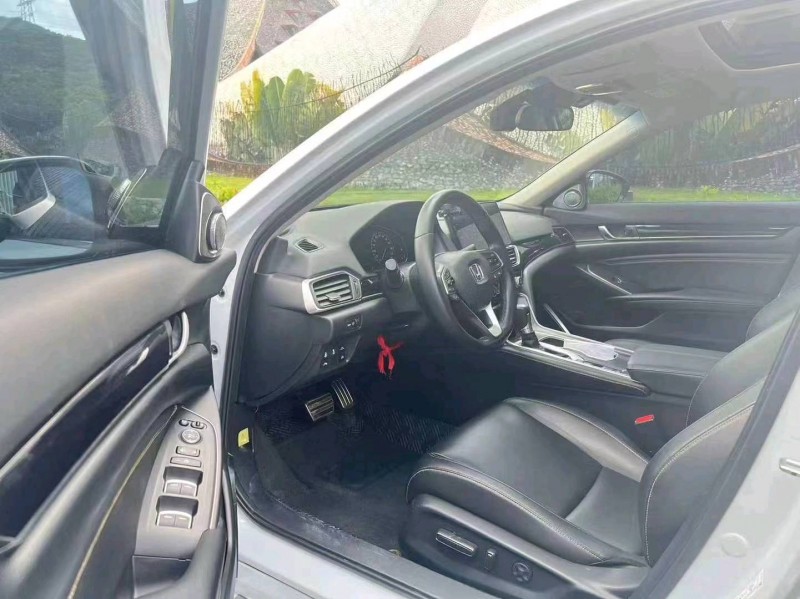 汕头23年本田雅阁8