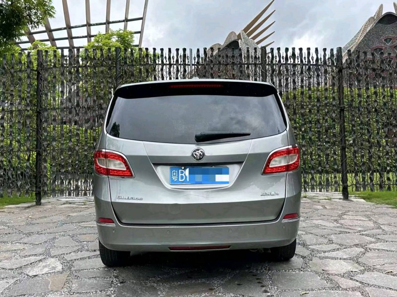 汕头11年别克GL85