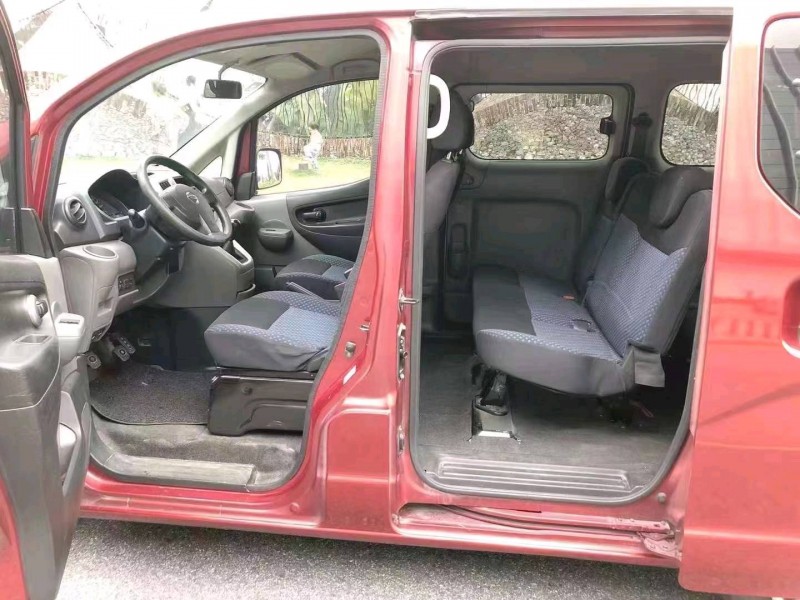 佛山13年日产NV2006