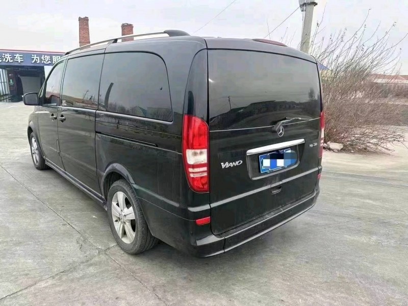 东营16年奔驰唯雅诺4