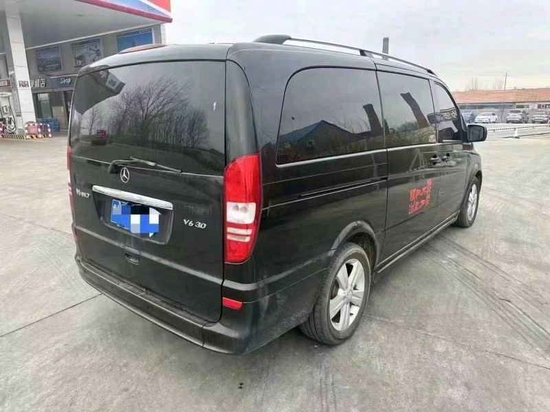 东营16年奔驰唯雅诺7