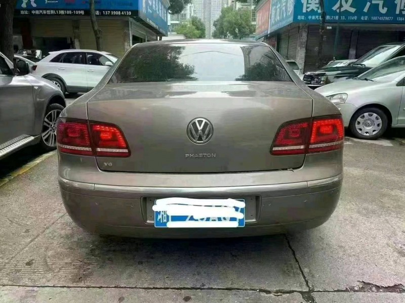 汕头13年大众辉腾5