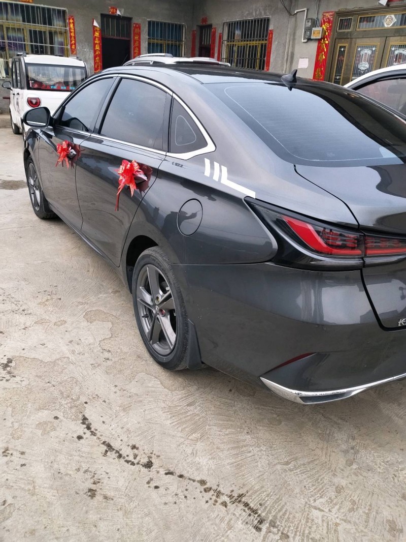 廈門23年長安汽車銳程CC2