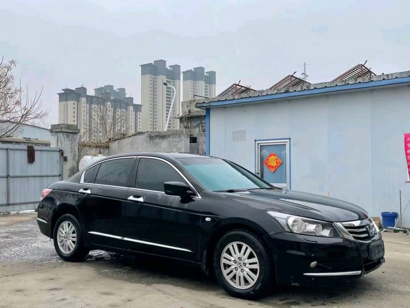 济宁13年本田雅阁3