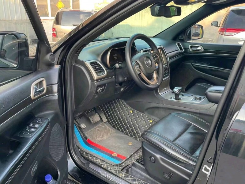 济宁14年Jeep大切诺基6