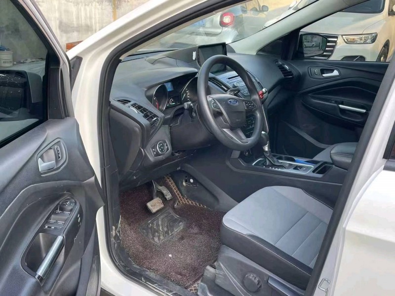 济宁17年福特翼虎6