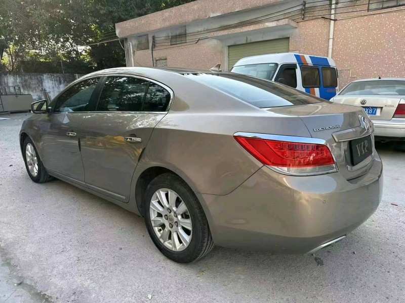 东莞13年别克君越8