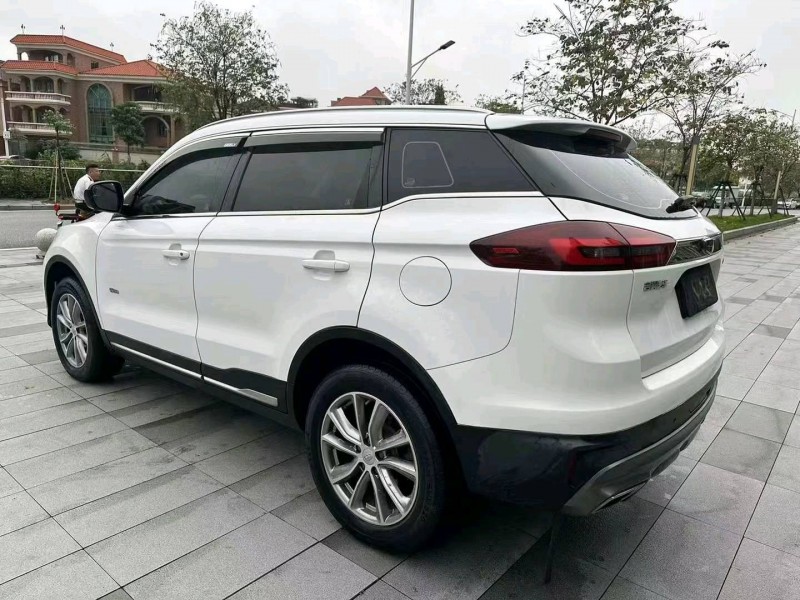 东莞18年吉利博越8