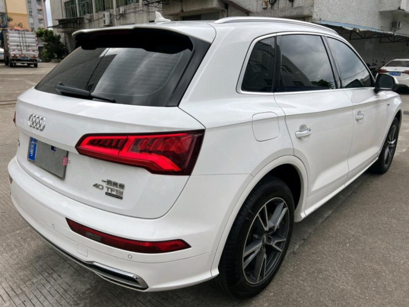 中山20年奥迪Q54