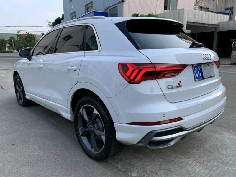 中山21年奥迪Q36