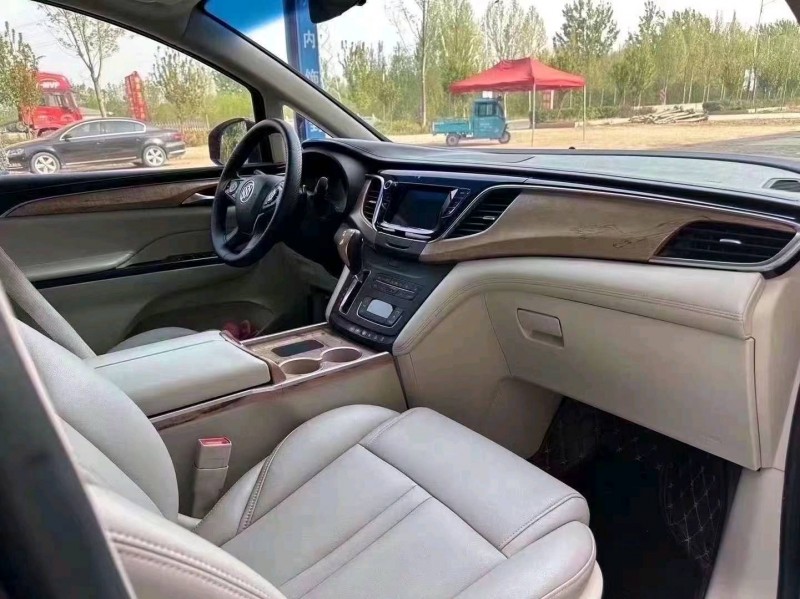 济南17年别克GL84