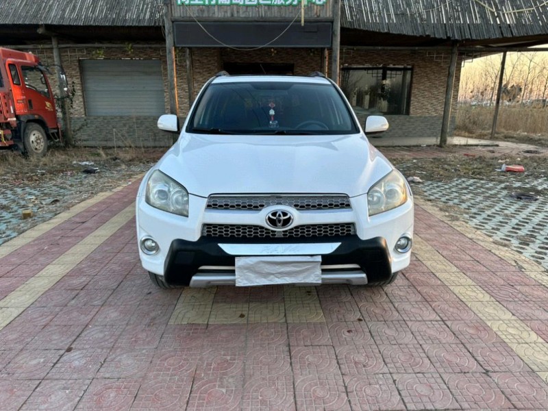 徐州13年丰田RAV41