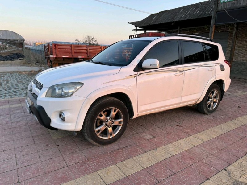 徐州13年丰田RAV43