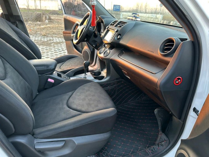 徐州13年丰田RAV44